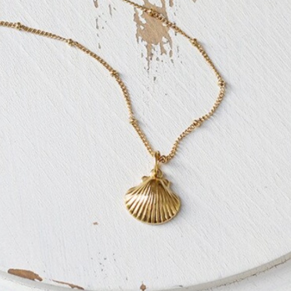 Jewelry - The Seaside Pendant - 18k Gold Seashell Dainty Gold Plated Necklace
